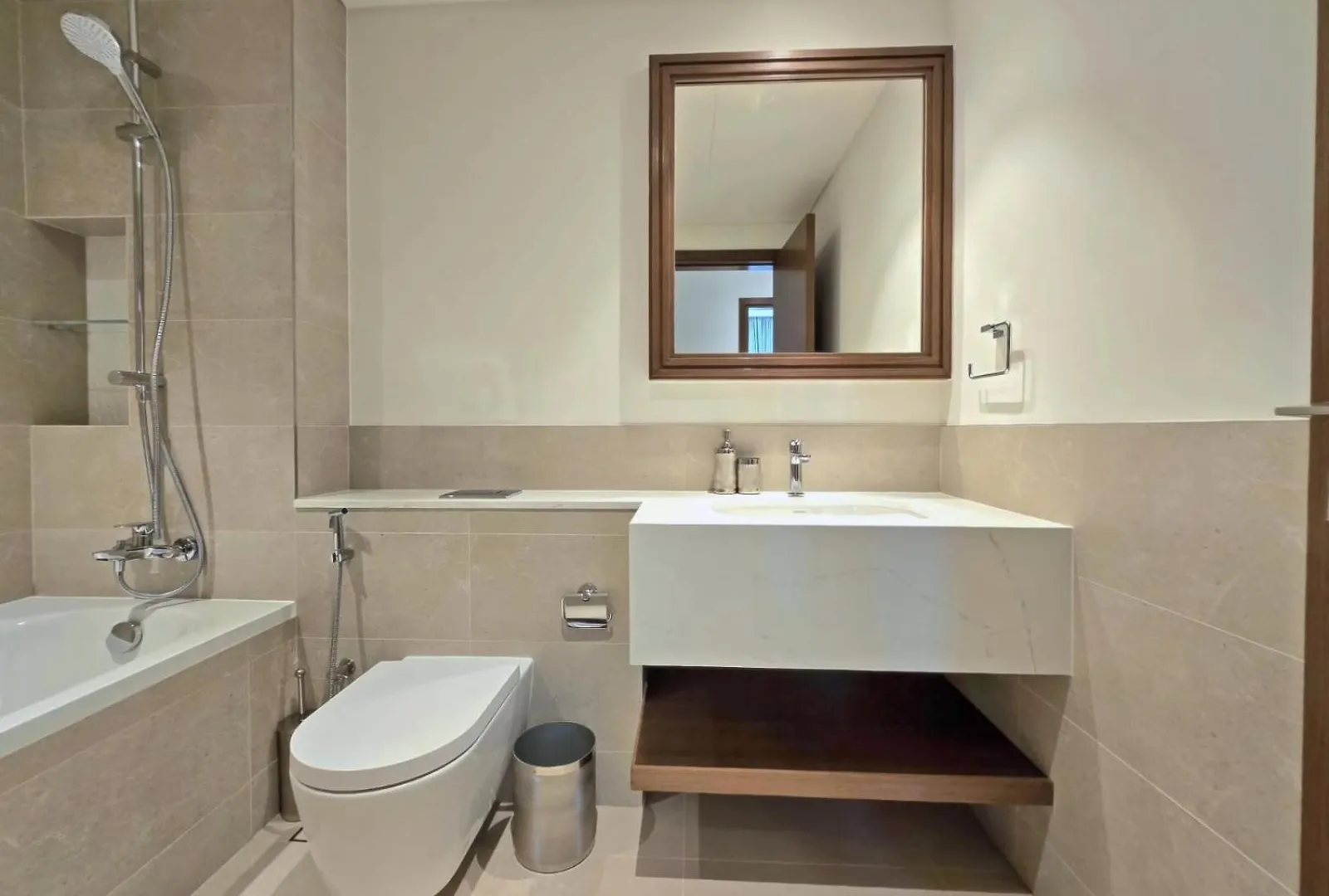 Appartement Brand New 1Br , Fully Furnished à Dubaï